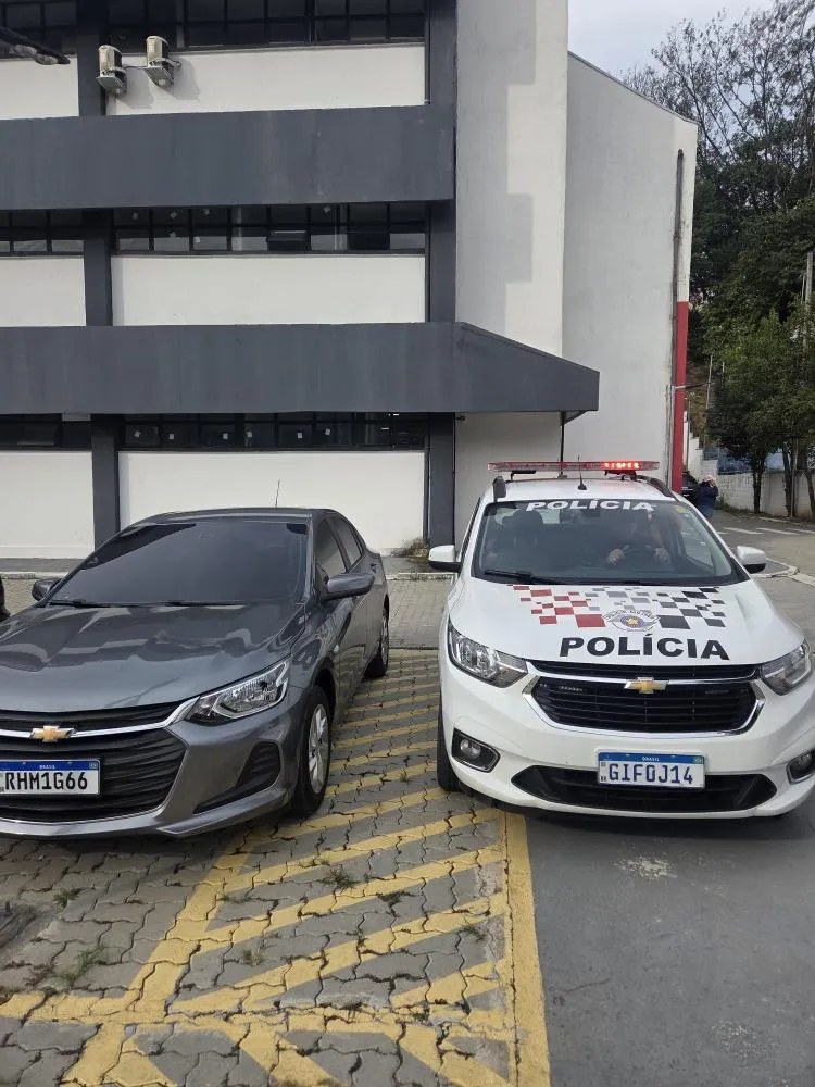 Policiais de Diadema interceptam carro roubado após perseguição na Zona Sul de SP